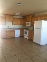 818 W Caprock St in Hobbs, NM - Building Photo - Building Photo