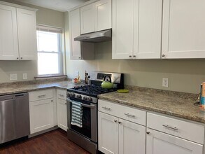 5118 Dresden Way in Pittsburgh, PA - Building Photo - Building Photo