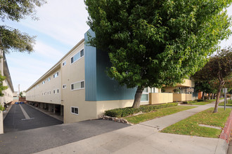 Westport Apartments in Torrance, CA - Building Photo - Building Photo