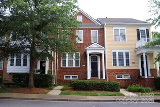 564 6th Baxter Crossing in Fort Mill, SC - Building Photo - Building Photo