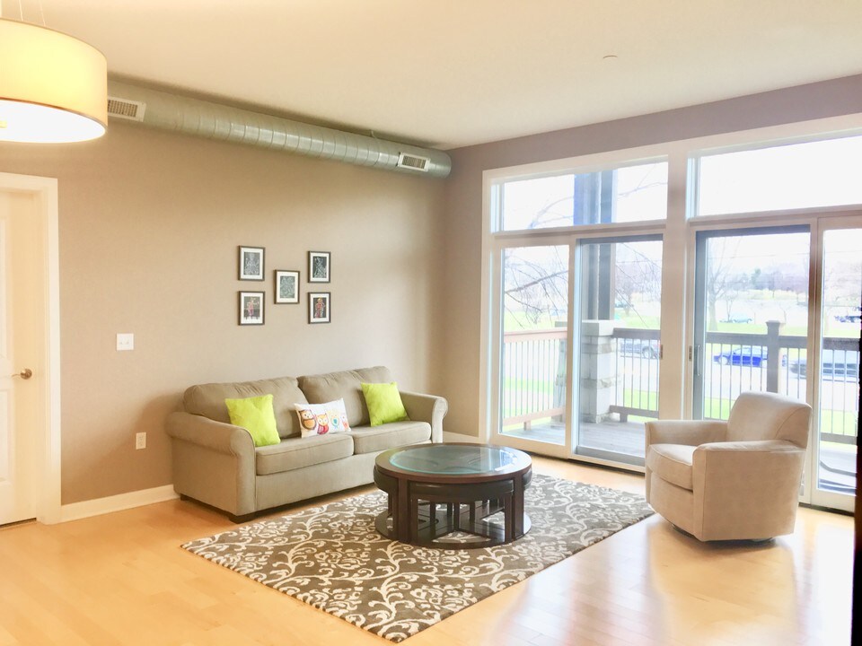 1403 Copper Trace in Cleveland Heights, OH - Building Photo