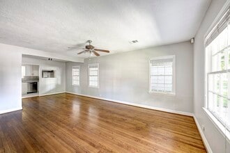 4909 Cedar St in Bellaire, TX - Building Photo - Building Photo