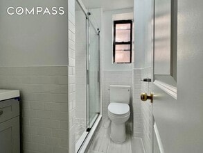 270 E 78th St, Unit 17 in New York, NY - Building Photo - Building Photo