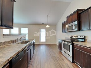 5306 Ian Dr in McLeansville, NC - Building Photo - Building Photo