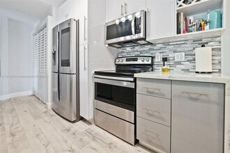 15770 SW 104th Terrace in Miami, FL - Building Photo - Building Photo