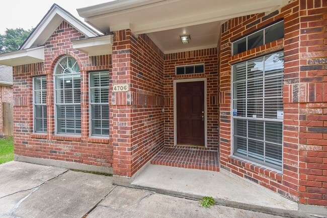 4706 Torrington Ct in Sugar Land, TX - Building Photo - Building Photo