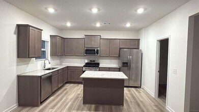 576 River Run Dr in Dallas, GA - Foto de edificio - Building Photo