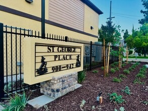 932 N Olive Ave in Turlock, CA - Building Photo - Building Photo