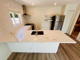 1215 NE 17th Ave in Fort Lauderdale, FL - Building Photo