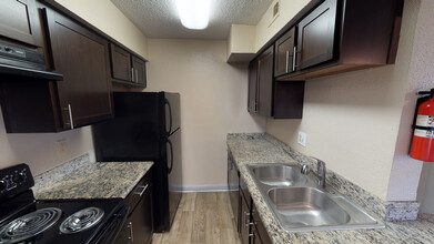 Cozumel Apartments in Houston, TX - Building Photo - Building Photo