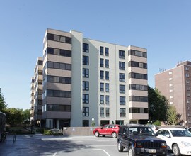 3100 Grand Ave in Des Moines, IA - Foto de edificio - Building Photo