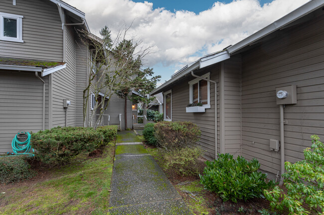 Regents Park in Bellevue, WA - Foto de edificio - Building Photo