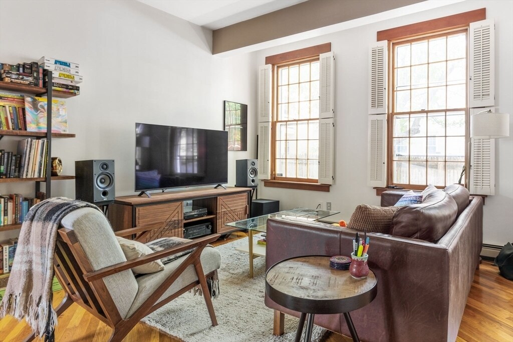 87 Bristol St, Unit 1A in Cambridge, MA - Building Photo