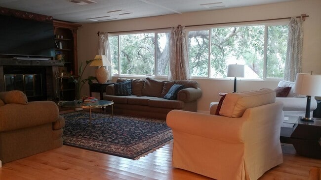22252 Alta Dr, Unit Horse in Topanga, CA - Building Photo - Building Photo