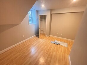 10 Strathmore Rd, Unit #B in Brookline, MA - Foto de edificio - Building Photo