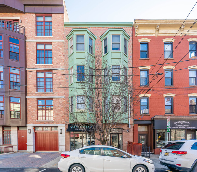 605 Willow Ave in Hoboken, NJ - Foto de edificio - Building Photo