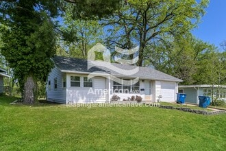 8433 Engler Ave in St. Louis, MO - Foto de edificio - Building Photo