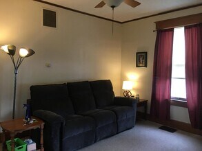 208 Avondale Ave in Champaign, IL - Foto de edificio - Building Photo