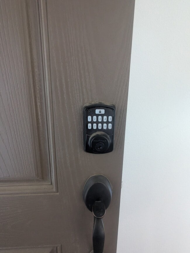 1301 Iguana Cir in Ventura, CA - Building Photo - Building Photo