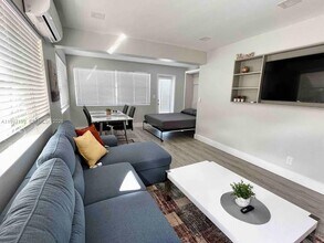 1925 Dewey St in Hollywood, FL - Building Photo - Building Photo