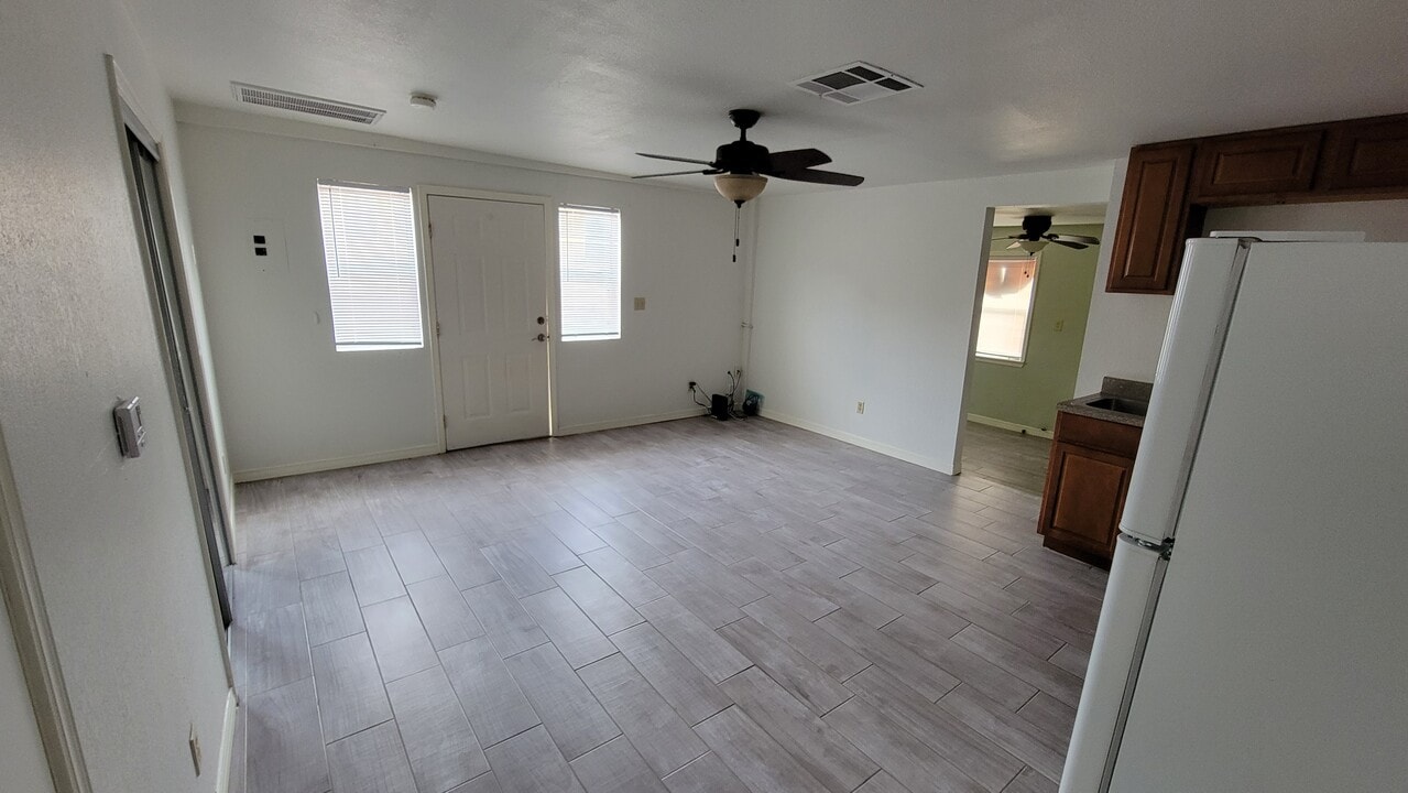 2914 Copper Ave, Unit 2914 Copper-B in El Paso, TX - Foto de edificio