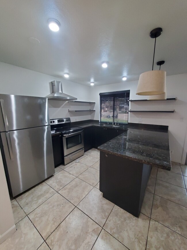 1005 W 5th St, Unit 104 in Tempe, AZ - Foto de edificio - Building Photo