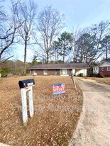 3236 Renault Rd SE in Atlanta, GA - Building Photo