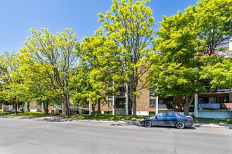 4837 Vézina Rue in Montréal, QC - Building Photo - Building Photo