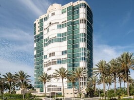 3971 Gulf Shore Blvd N in Naples, FL - Building Photo