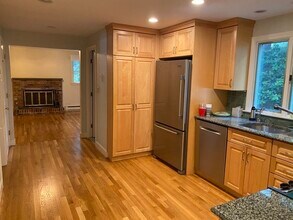 8 Cefalo St in Needham, MA - Building Photo - Building Photo