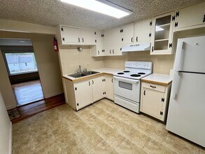 211 Kent Rd in New Milford, CT - Building Photo - Building Photo