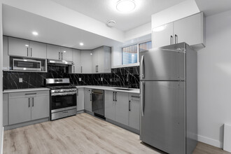 4219 Veterans Way NW in Edmonton, AB - Building Photo - Building Photo