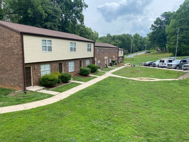 British Woods Apartments in Lenoir, NC - Building Photo