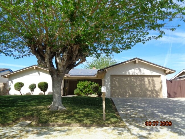 44141 Galion Ave in Lancaster, CA - Building Photo - Building Photo