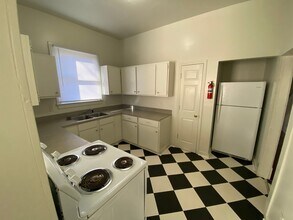 823 Burch Ave in Durham, NC - Foto de edificio - Building Photo