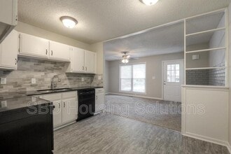 18304 E 18th St N in Independence, MO - Building Photo - Building Photo