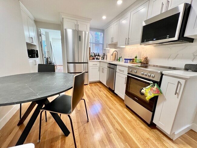 property at 3 Garden Ct St