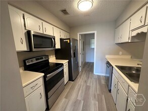 906 Willowbrook Dr in Hinesville, GA - Building Photo - Building Photo