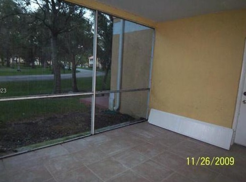 2400 NW 33rd St, Unit 1104 in Oakland Park, FL - Foto de edificio - Building Photo