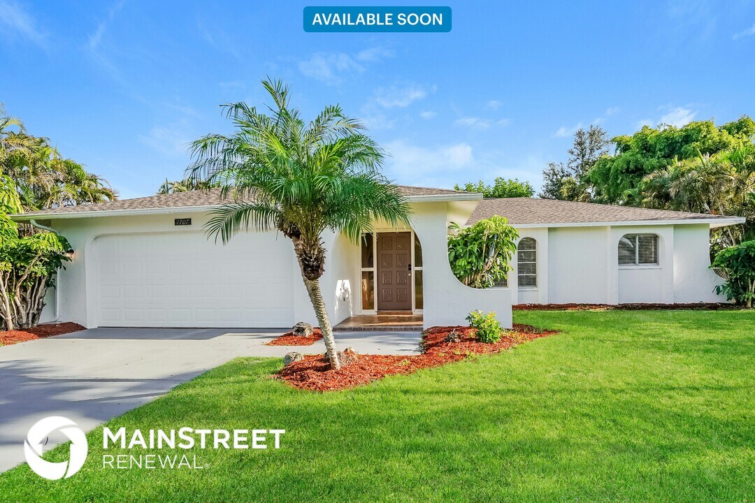 1707 SE 8th St in Cape Coral, FL - Building Photo
