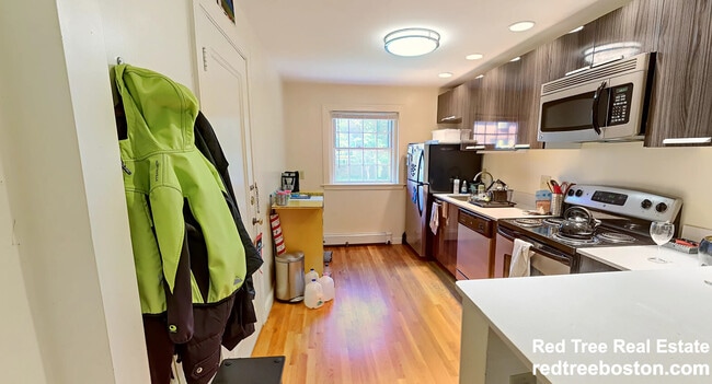 67 Wyman St in Newton, MA - Building Photo - Building Photo