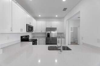 2893 Citrus St in Daytona Beach, FL - Foto de edificio - Building Photo