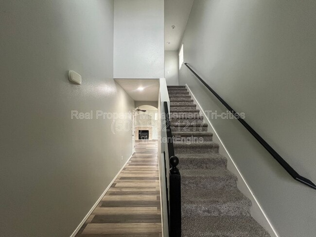 8013 W 5th Ave in Kennewick, WA - Building Photo - Building Photo