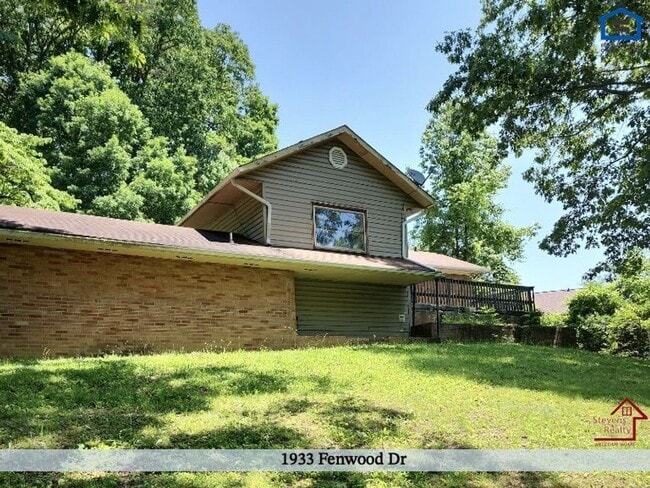 property at 1933 Fenwood Dr