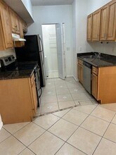 3261 Sabal Palm Manor in Hollywood, FL - Building Photo - Building Photo