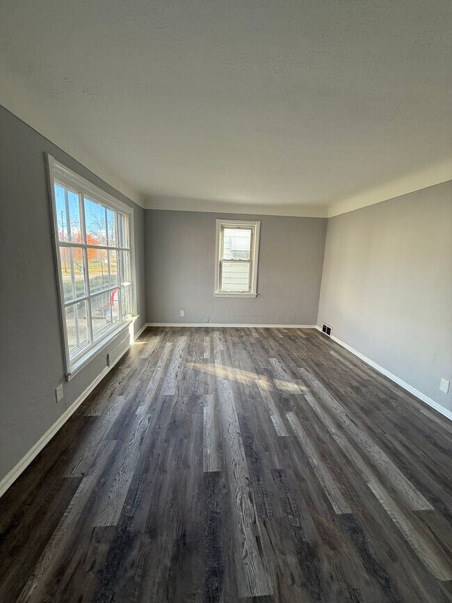 4066 Hinsdale Rd in South Euclid, OH - Building Photo - Building Photo