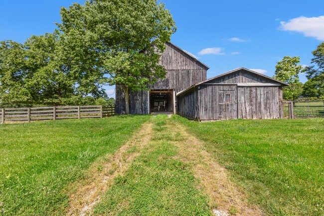 103 Locust Grove Dr in Georgetown, KY - Building Photo - Building Photo