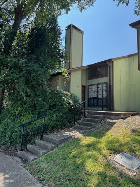 property at 1748 Timberwood Dr