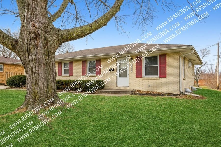 220 NW Abilene Rd in Ankeny, IA - Building Photo