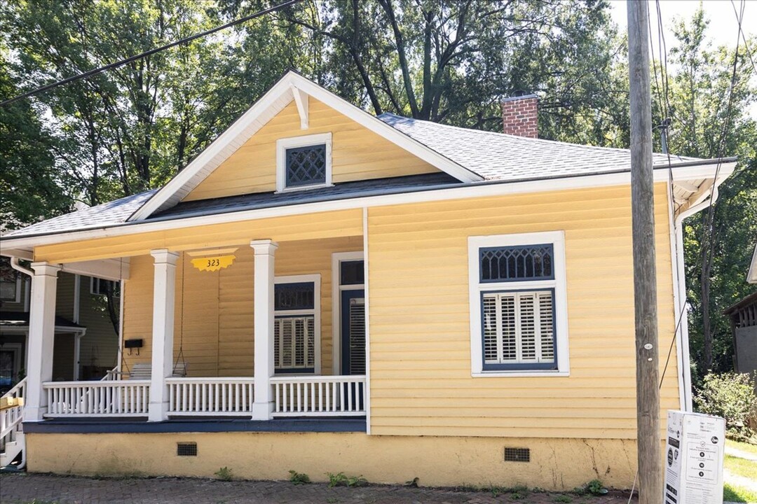 323 Logan St SE in Atlanta, GA - Foto de edificio